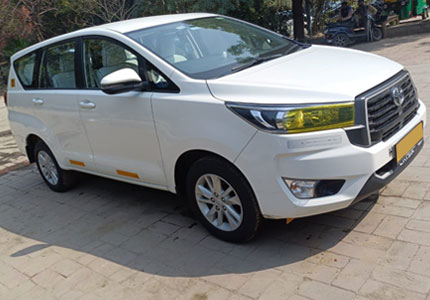 Innova Crysta Rentals for Luxury Travel